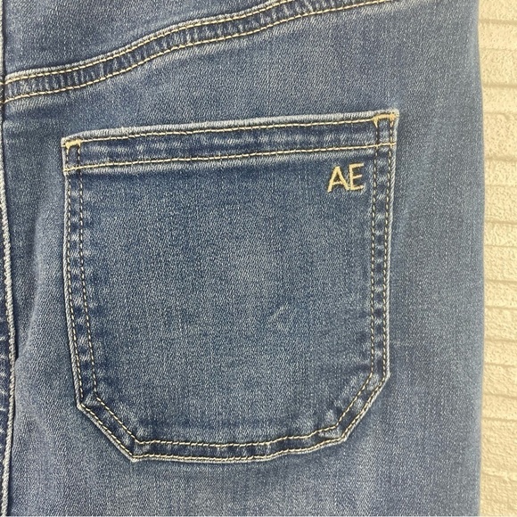 American Eagle Super High-Rise Mini Denim Skirt Size 4 Long - Picture 8 of 13